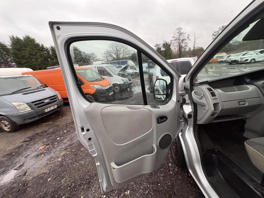 Used Vauxhall Vivaro for sale - 77239716: Photo 9