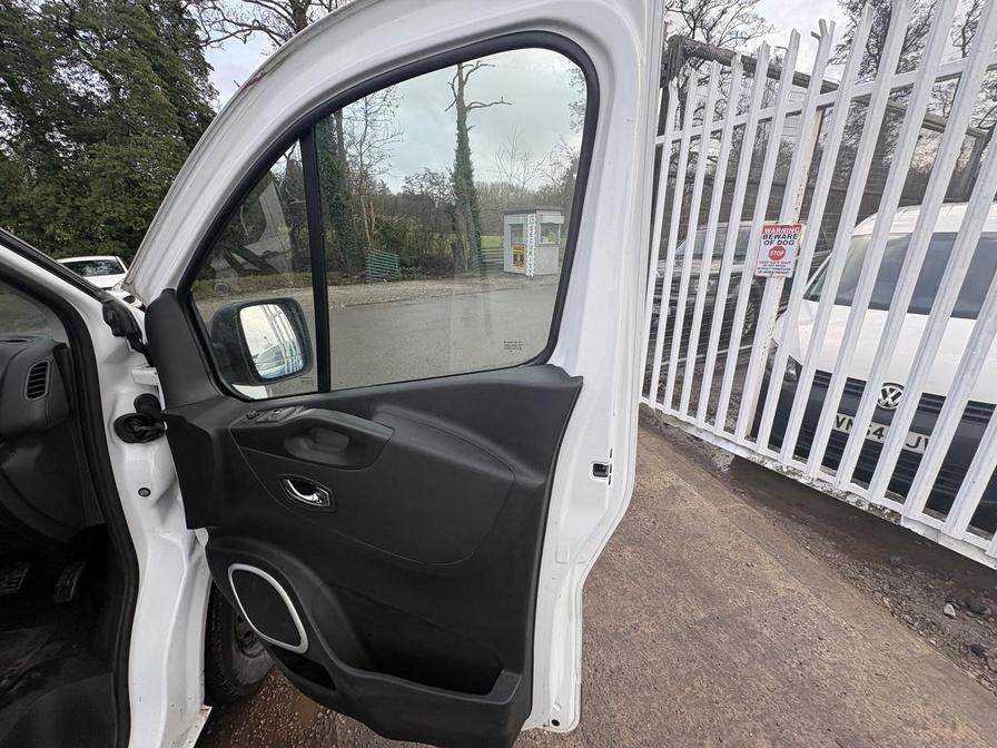 Used Vauxhall Vivaro 2018 for sale - 77401517: Photo 11