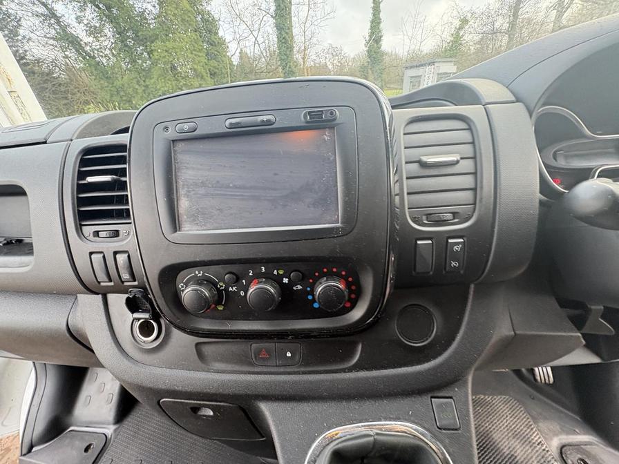 Used Vauxhall Vivaro 2018 for sale - 77401517: Photo 18