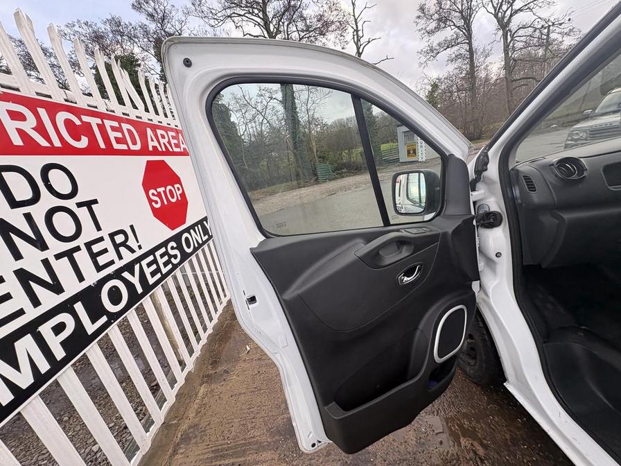 Used Vauxhall Vivaro 2018 for sale - 77401517: Photo 7