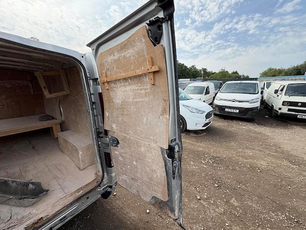 Used Vauxhall Vivaro 2015 for sale - 76261868: Photo 17