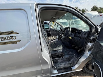 Used Vauxhall Vivaro 2015 for sale - 76261868: Photo 4
