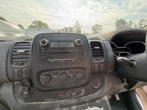 Used Vauxhall Vivaro 2015 for sale - 76261868: Photo 7