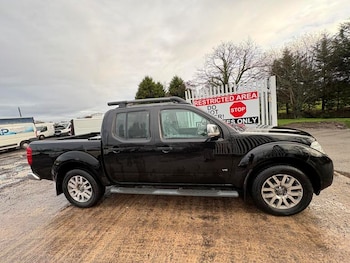 Used Nissan Navara 2013 for sale - 77051131: Photo