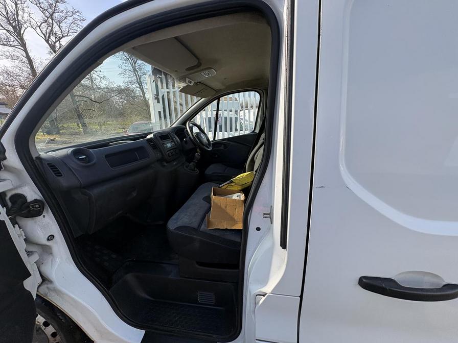 Used Vauxhall Vivaro 2017 for sale - 77894278: Photo 5