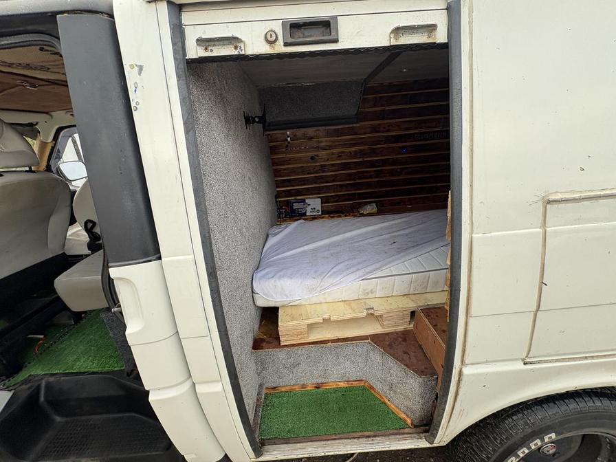 Used Volkswagen Transporter 2001 for sale - 77514148: Photo 9