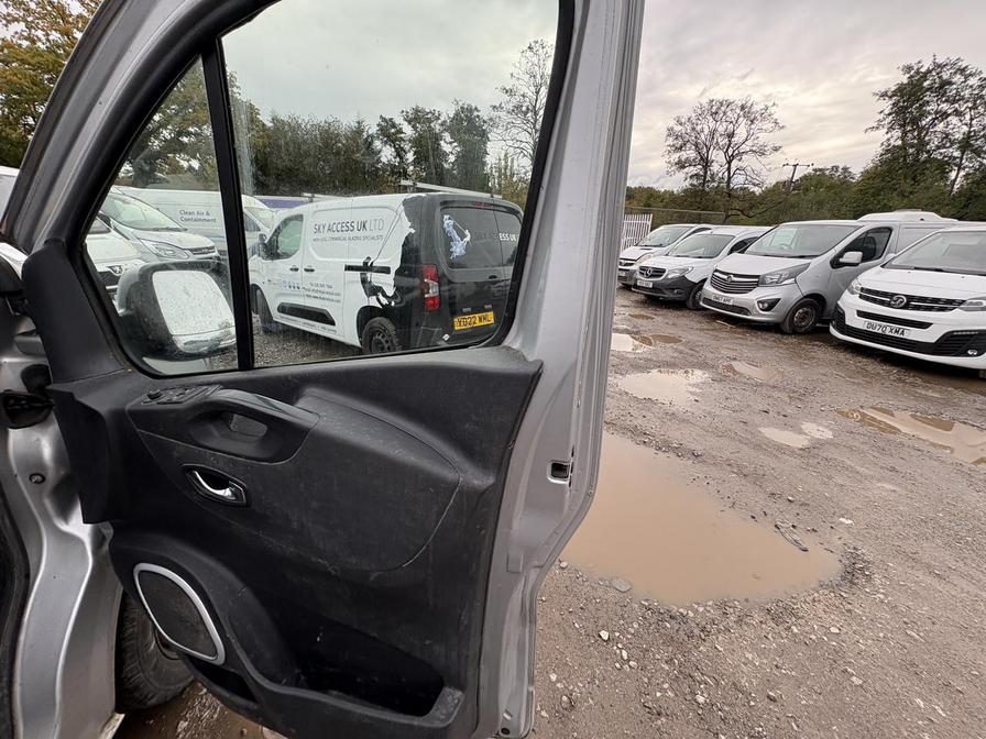 Used Vauxhall Vivaro 2015 for sale - 76362073: Photo 14