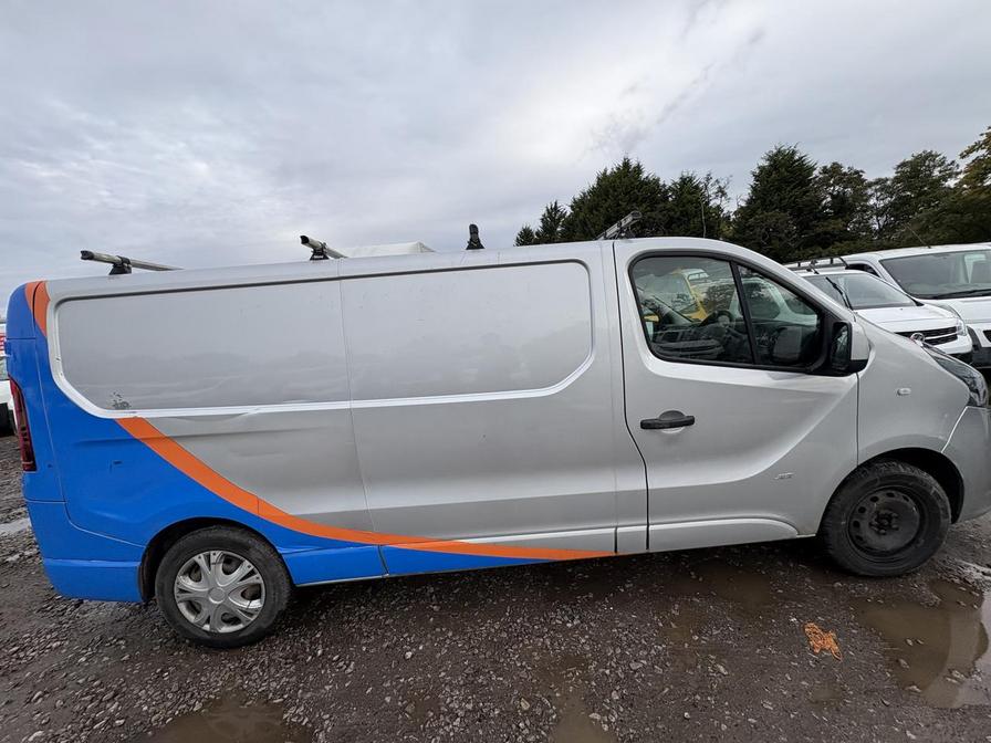 Used Vauxhall Vivaro 2015 for sale - 76362073: Photo 2