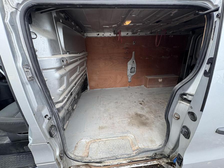 Used Vauxhall Vivaro 2015 for sale - 76362073: Photo 8