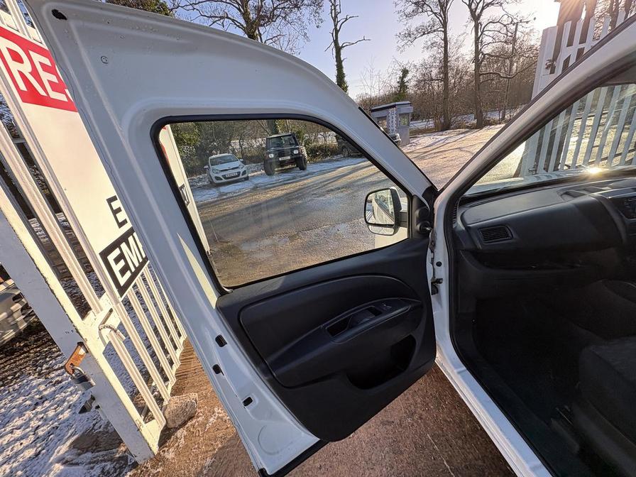 Used Vauxhall Combo 2016 for sale - 77102755: Photo 12