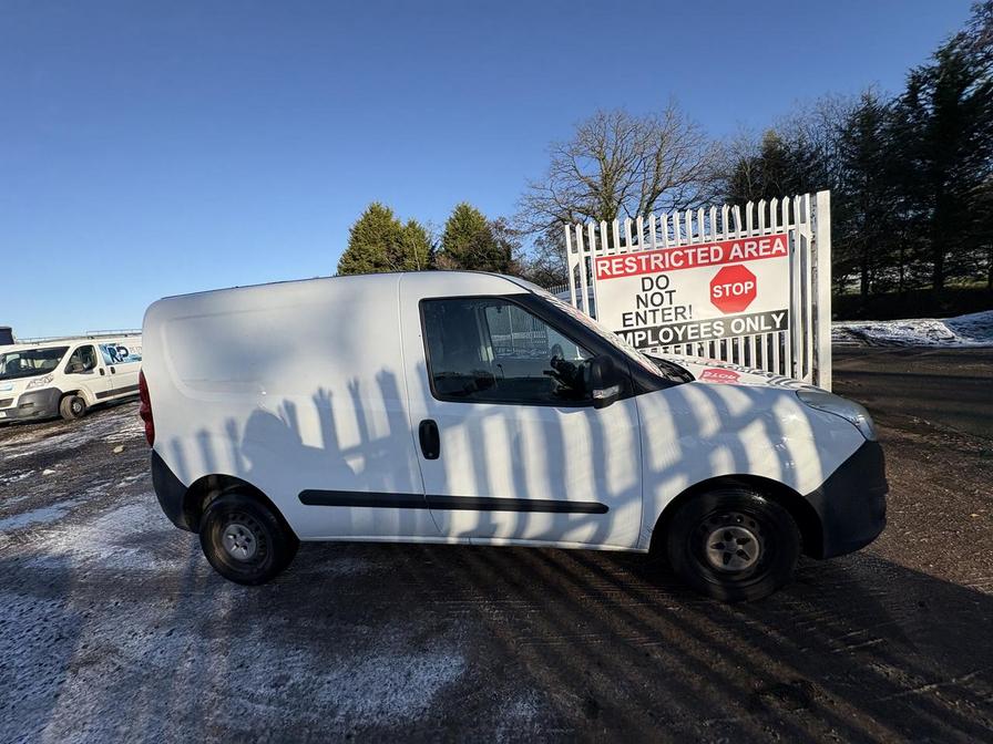 Used Vauxhall Combo 2016 for sale - 77102755: Photo 2