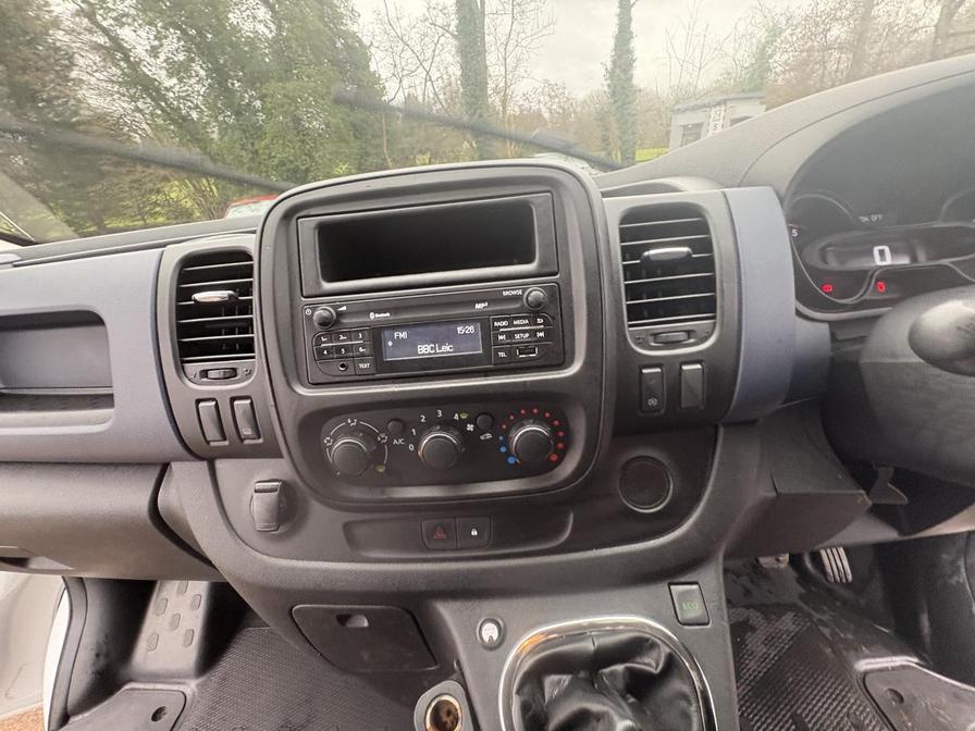 Used Vauxhall Vivaro 2017 for sale - 77739364: Photo 10