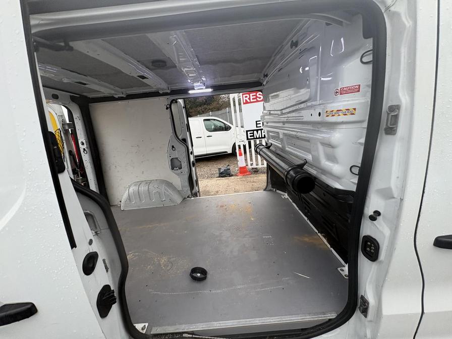 Used Vauxhall Vivaro 2017 for sale - 77739364: Photo 14