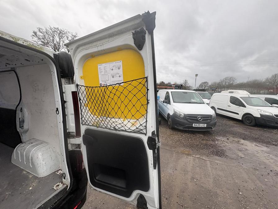 Used Vauxhall Vivaro 2017 for sale - 77739364: Photo 18