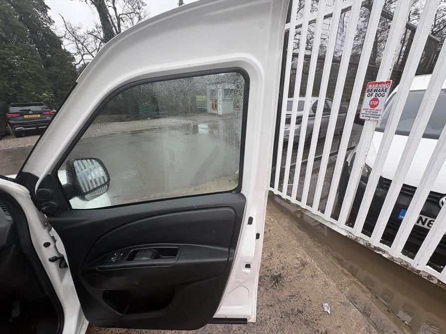 Used Vauxhall Combo 2017 for sale - 77577012: Photo 14