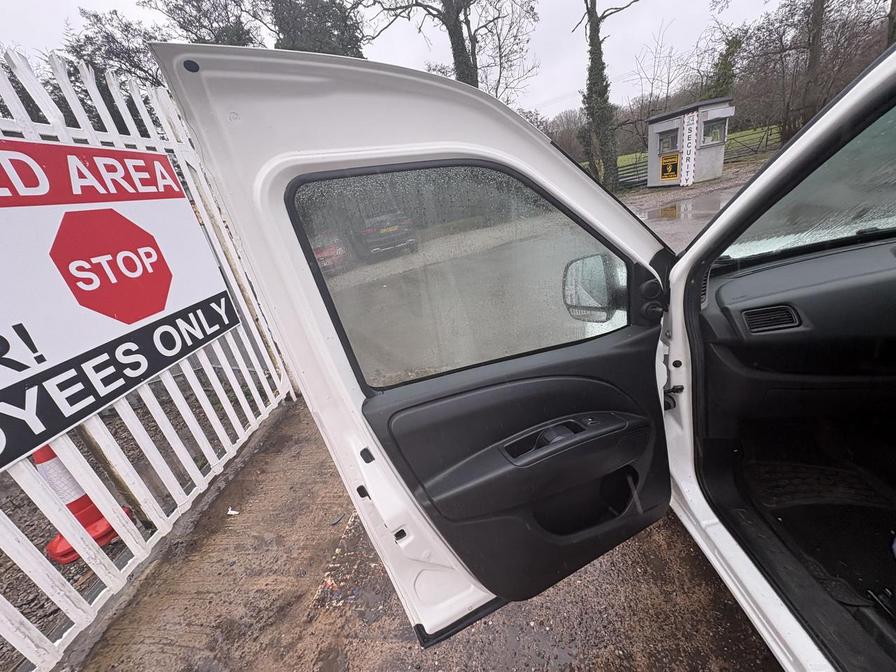 Used Vauxhall Combo 2017 for sale - 77577012: Photo 18