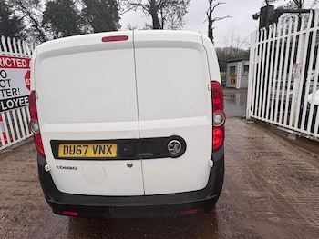 Used Vauxhall Combo 2017 for sale - 77577012: Photo