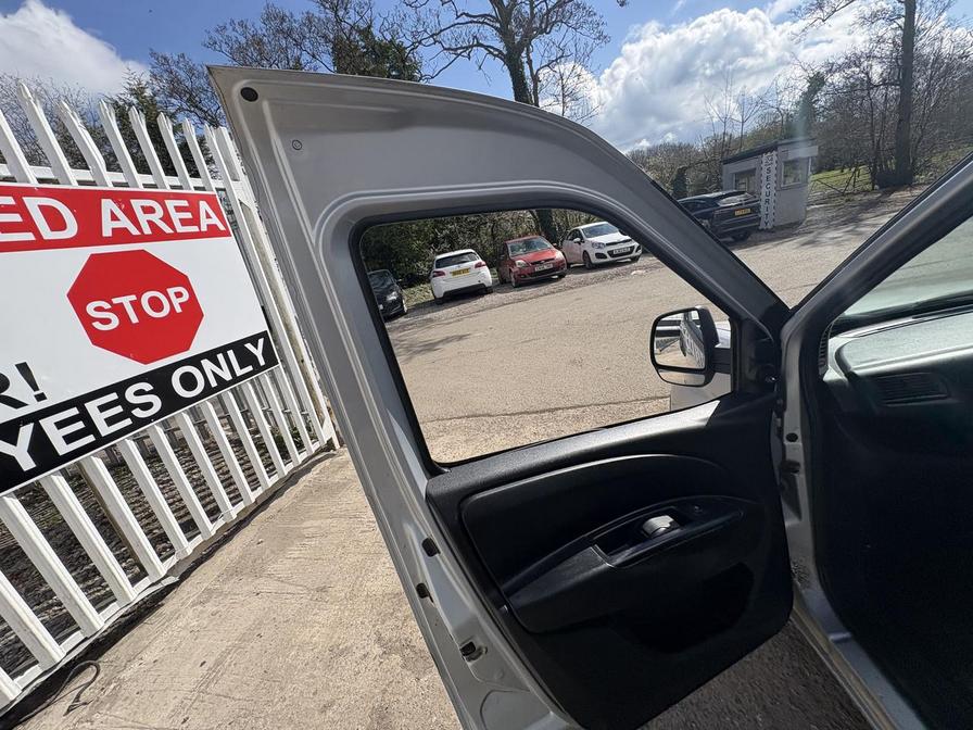 Used Vauxhall Combo 2015 for sale - 78137231: Photo 12