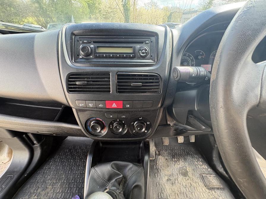 Used Vauxhall Combo 2015 for sale - 78137231: Photo 19