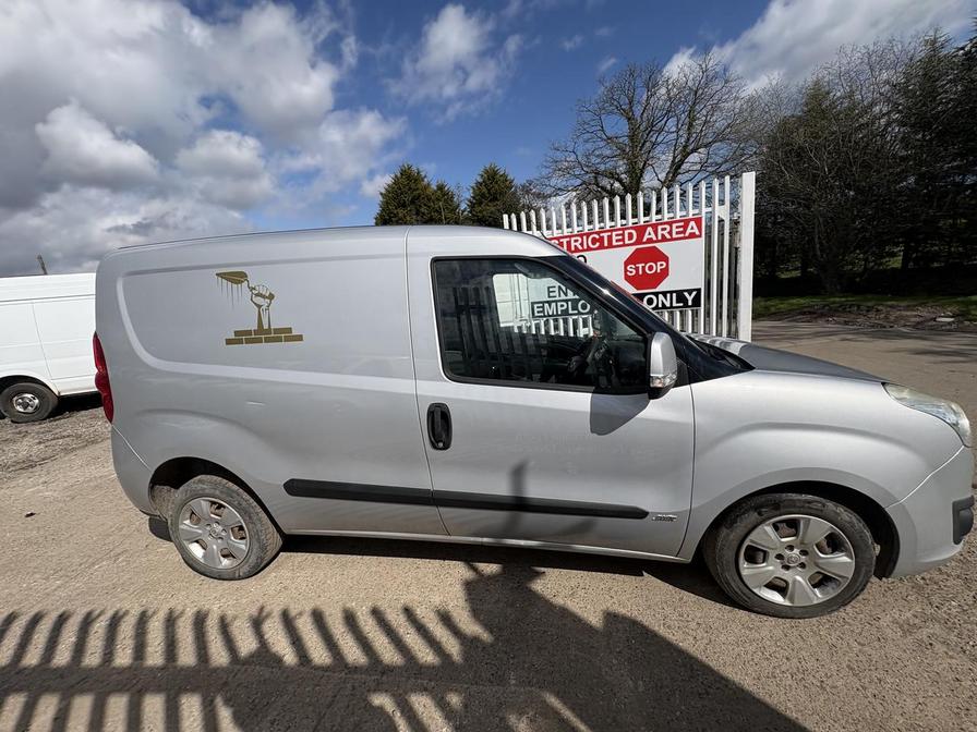 Used Vauxhall Combo 2015 for sale - 78137231: Photo 2