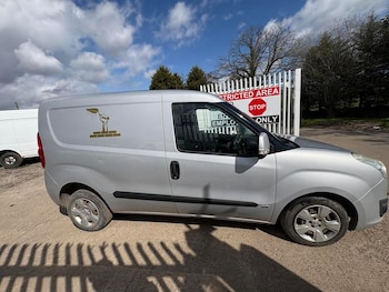 Used Vauxhall Combo 2015 for sale - 78137231: Photo