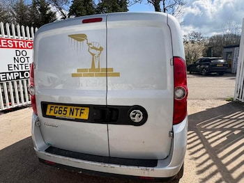 Used Vauxhall Combo 2015 for sale - 78137231: Photo