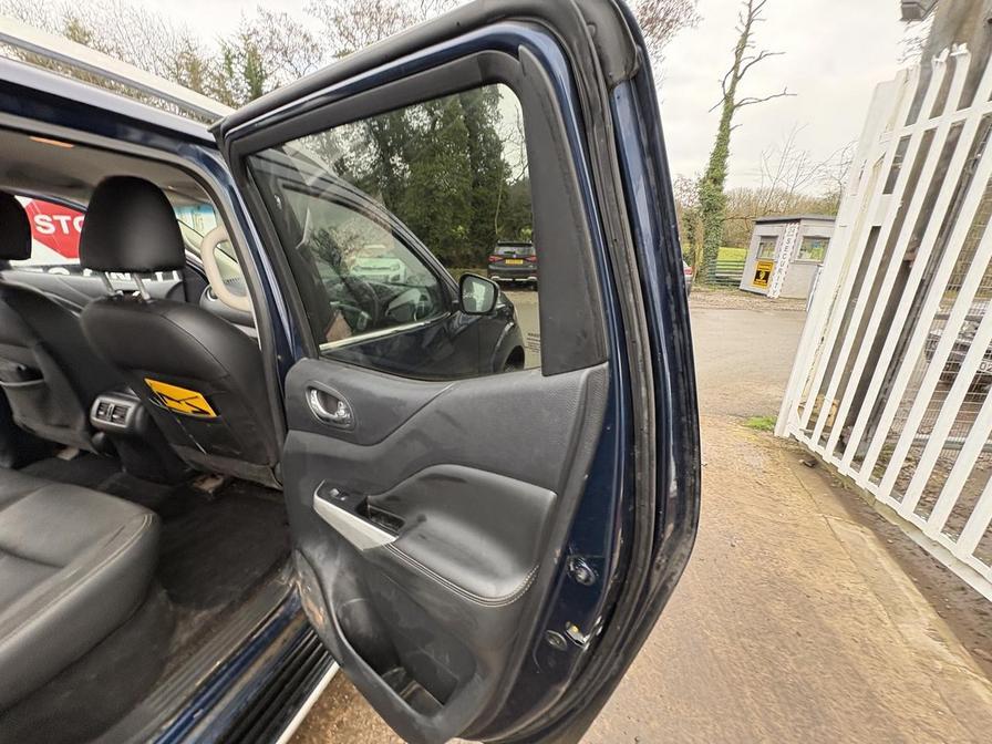 Used Nissan Navara 2017 for sale - 77373456: Photo 10
