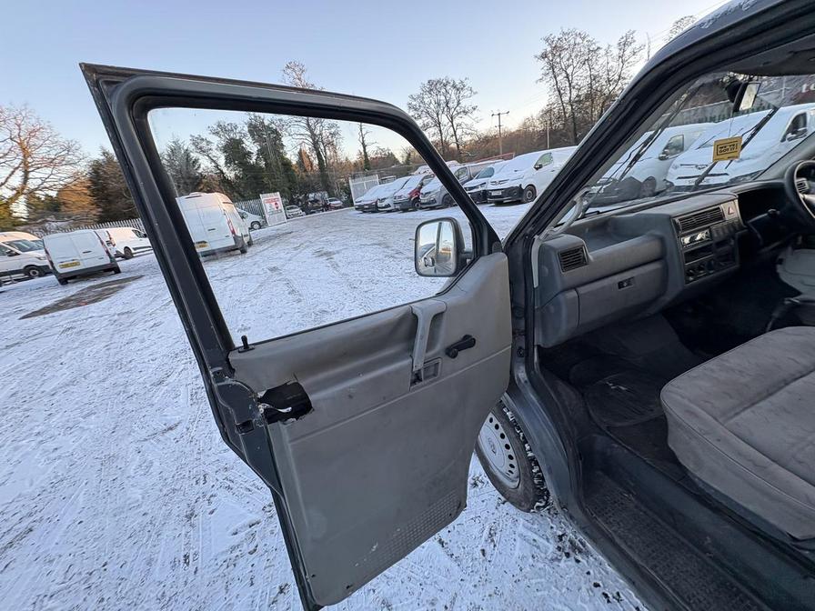 Used Volkswagen Transporter 2001 for sale - 77239710: Photo 3