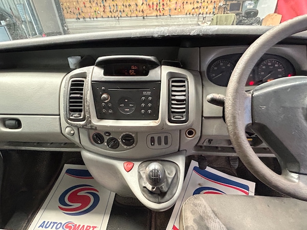 Used Vauxhall Vivaro 2004 for sale - 75682979: Photo 5