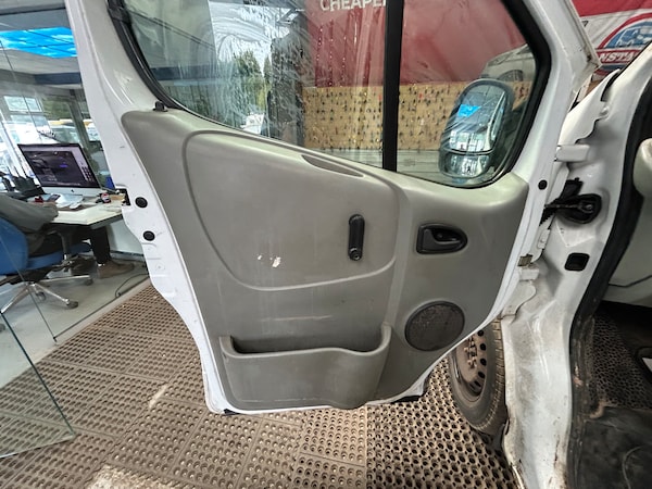 Used Vauxhall Vivaro 2004 for sale - 75682979: Photo 8
