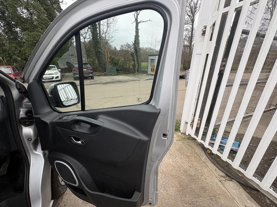 Used Vauxhall Vivaro 2015 for sale - 77856139: Photo 16