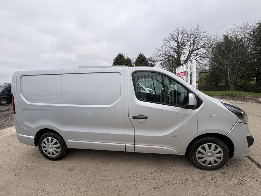 Used Vauxhall Vivaro 2015 for sale - 77856139: Photo 2