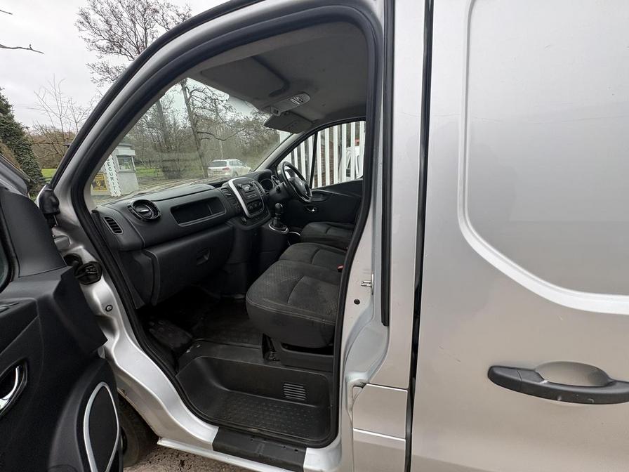 Used Vauxhall Vivaro 2015 for sale - 77856139: Photo 7