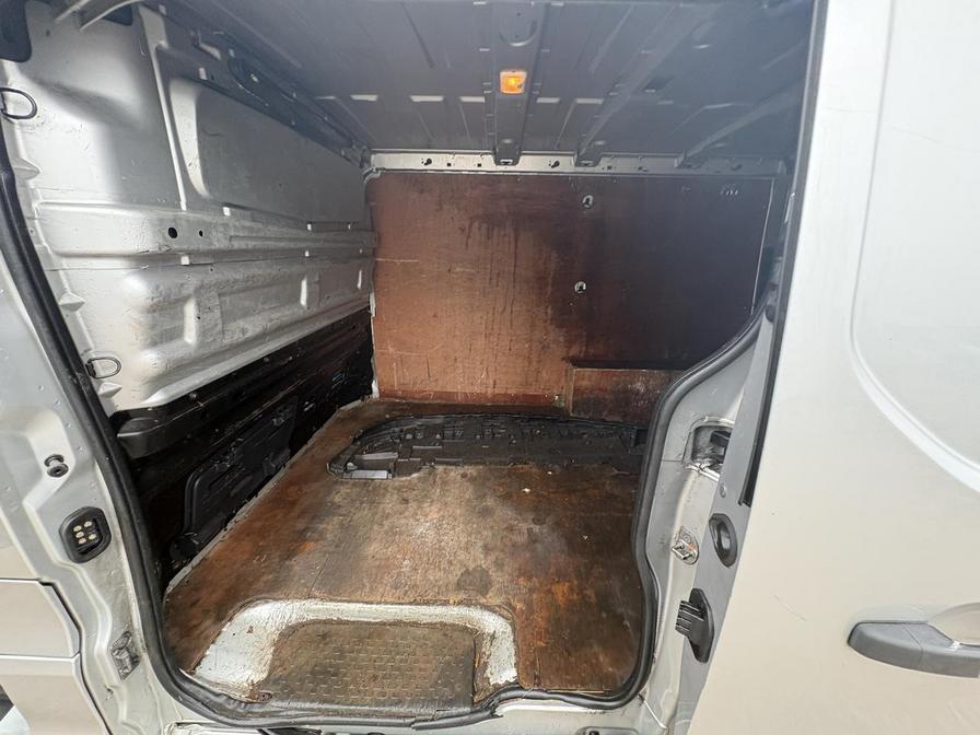 Used Vauxhall Vivaro 2015 for sale - 77856139: Photo 9