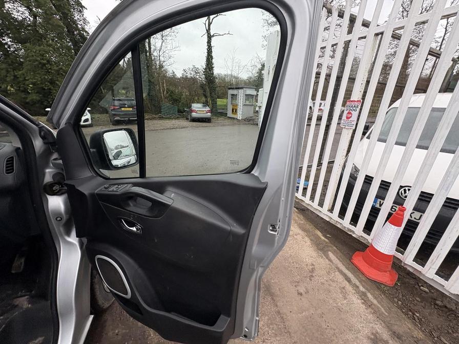 Used Vauxhall Vivaro 2018 for sale - 77856130: Photo 10