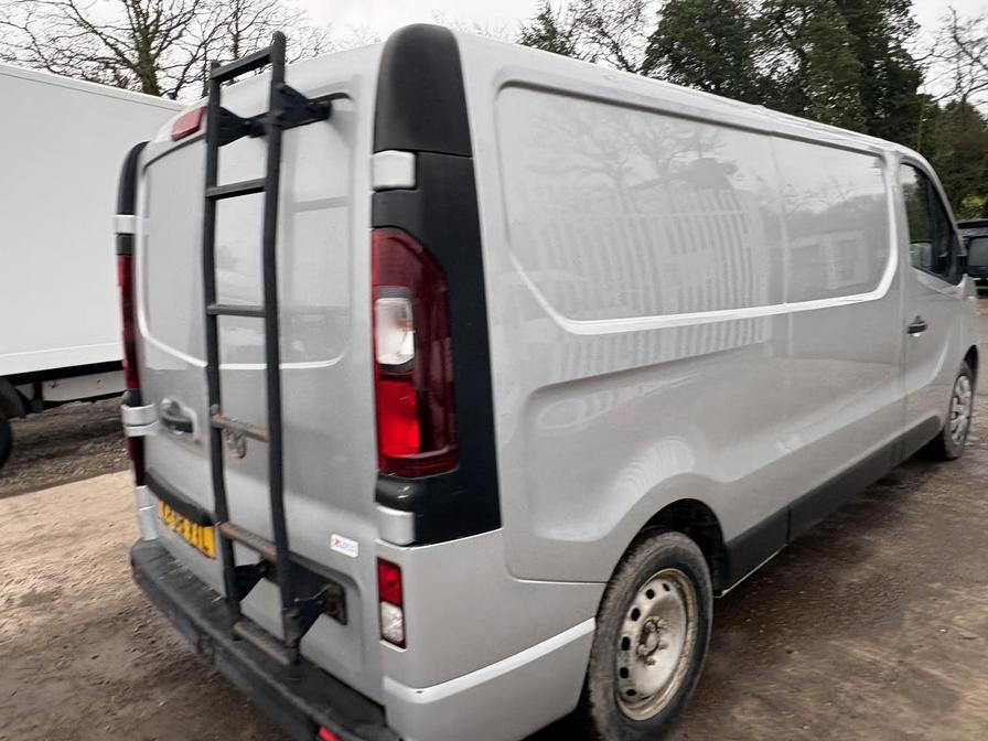 Used Vauxhall Vivaro 2018 for sale - 77856130: Photo 2