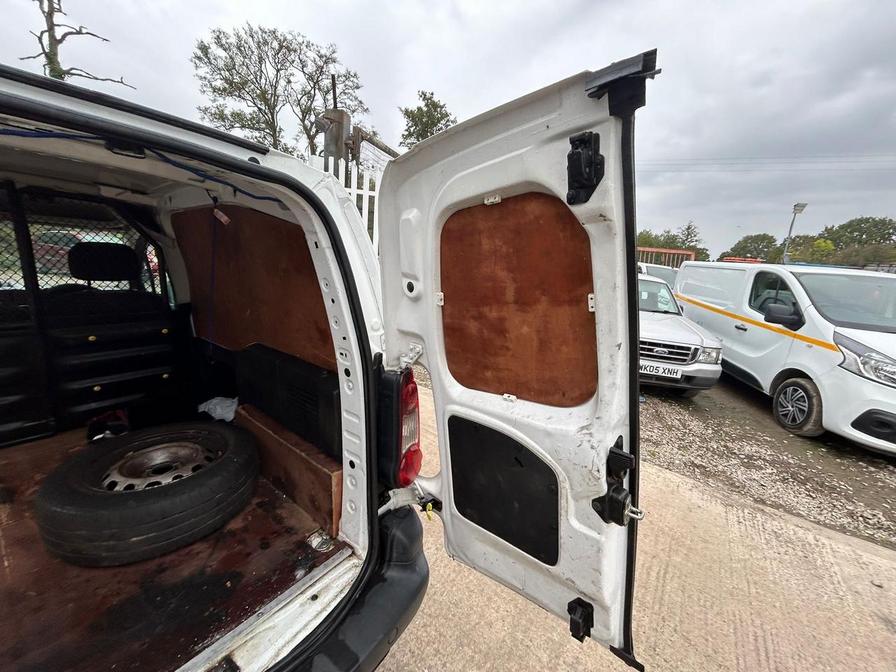 Used Peugeot Partner 2016 for sale - 76315956: Photo 21