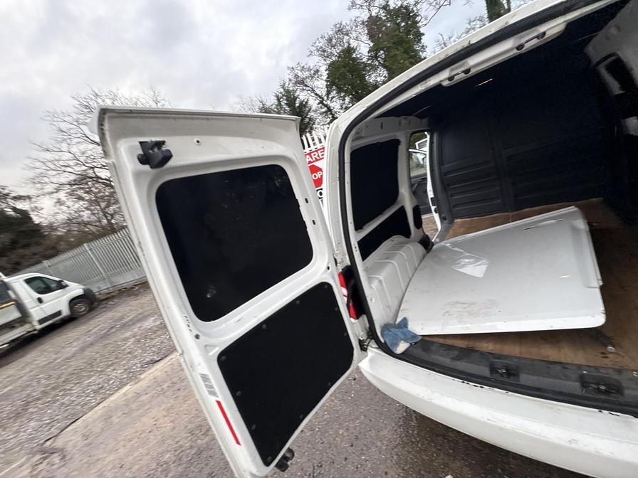 Used Volkswagen Caddy Maxi 2011 for sale - 77627919: Photo 15