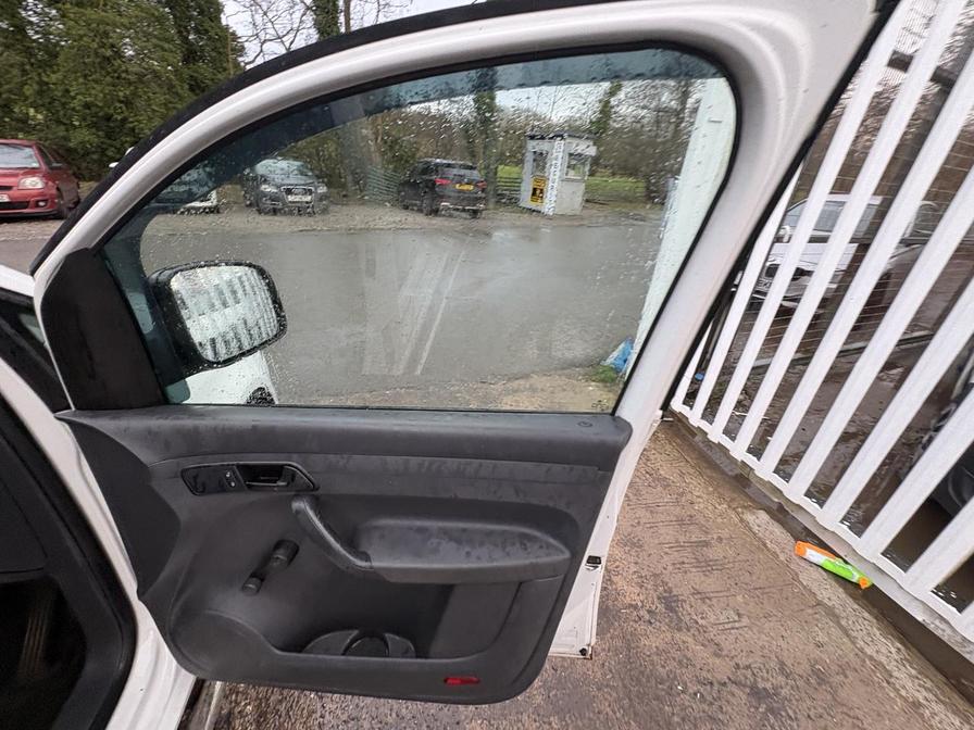 Used Volkswagen Caddy Maxi 2011 for sale - 77627919: Photo 20