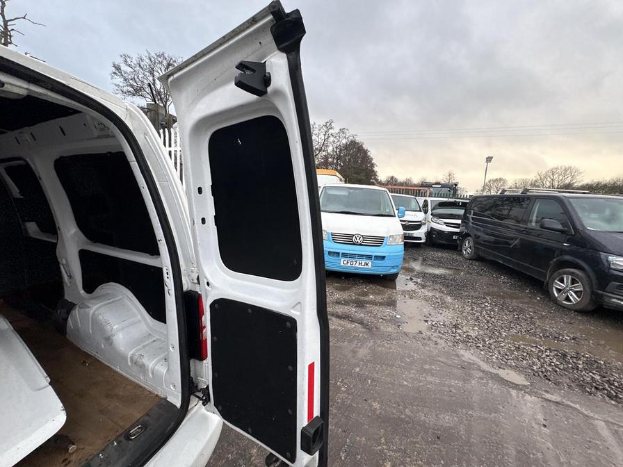 Used Volkswagen Caddy Maxi 2011 for sale - 77627919: Photo 9