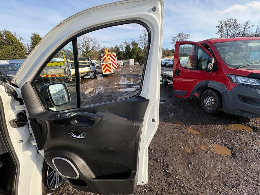 Used Vauxhall Vivaro for sale - 77674438: Photo 13
