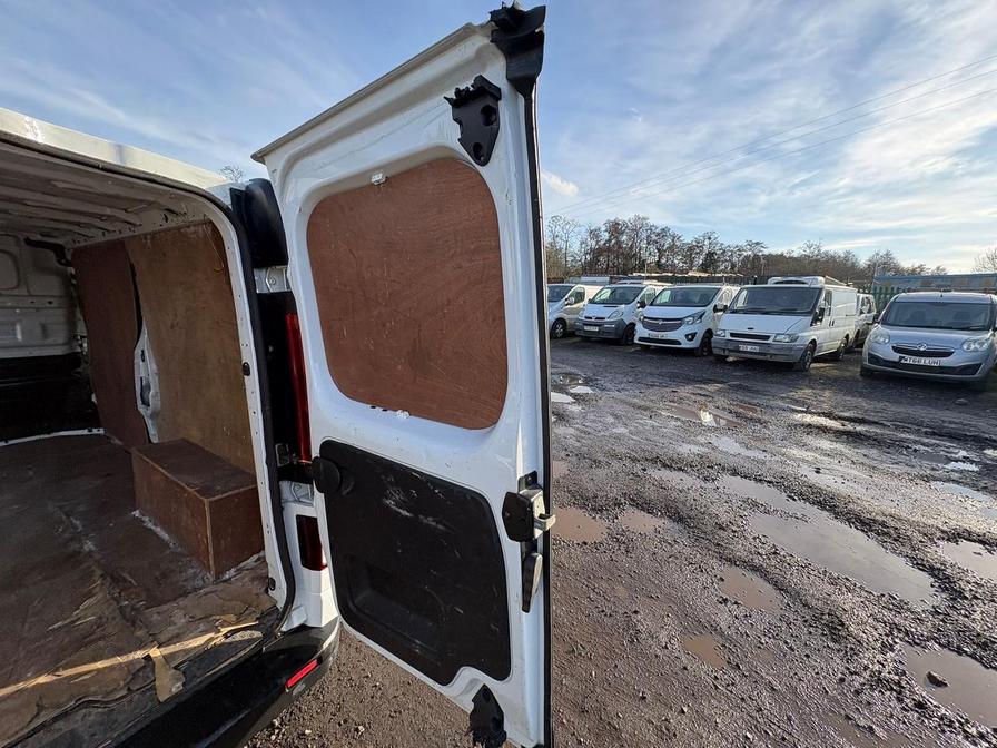 Used Vauxhall Vivaro for sale - 77674438: Photo 15