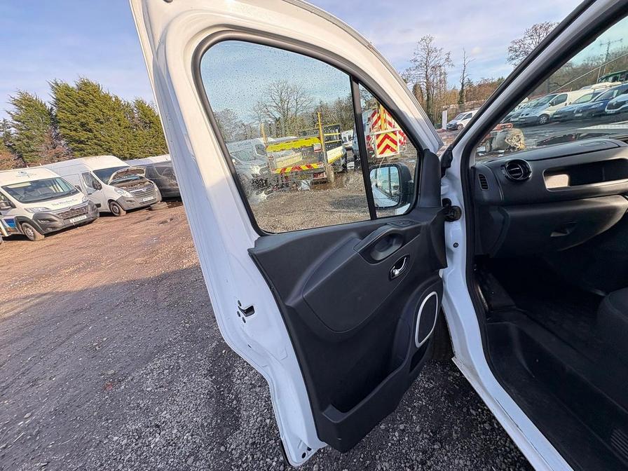Used Vauxhall Vivaro for sale - 77674438: Photo 17