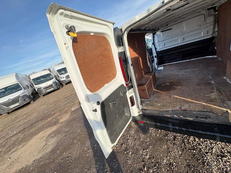 Used Vauxhall Vivaro for sale - 77674438: Photo 21