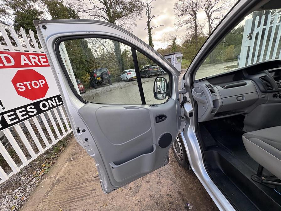 Used Vauxhall Vivaro 2011 for sale - 76442176: Photo 13