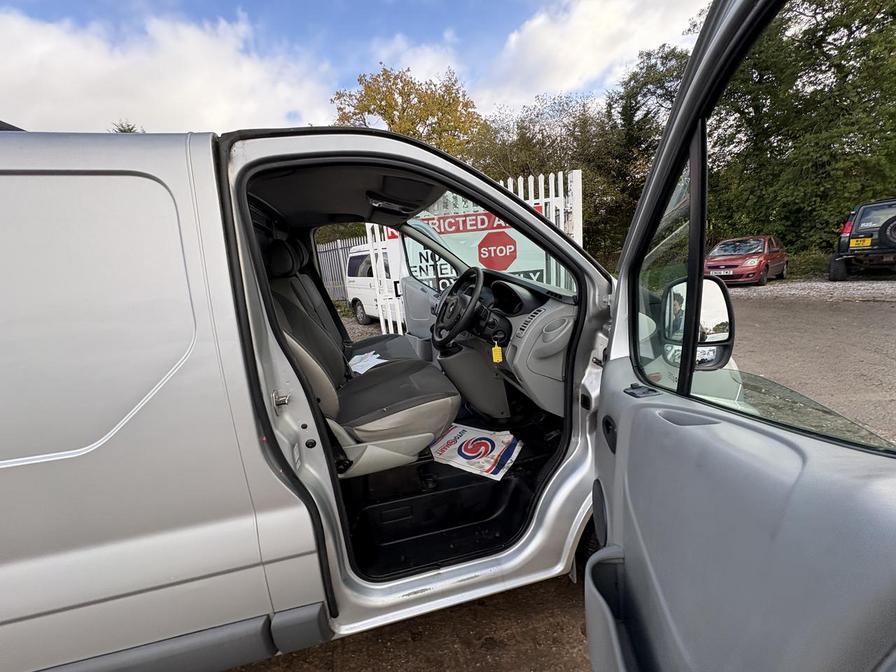 Used Vauxhall Vivaro 2011 for sale - 76442176: Photo 2
