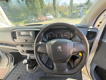 Used Peugeot Expert 2018 for sale - 77983135: Photo