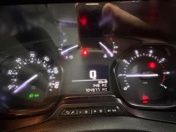 Vauxhall Vivaro feature image