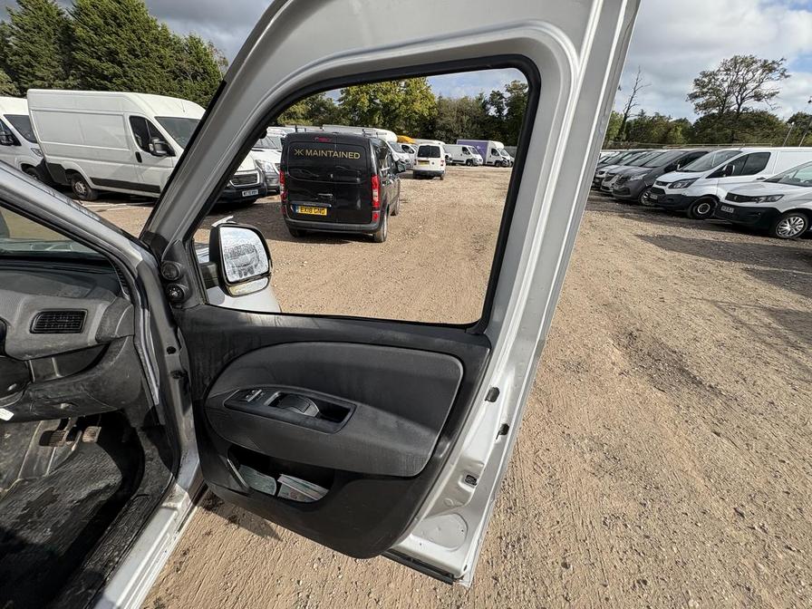 Used Fiat Doblo 2017 for sale - 76217576: Photo 20