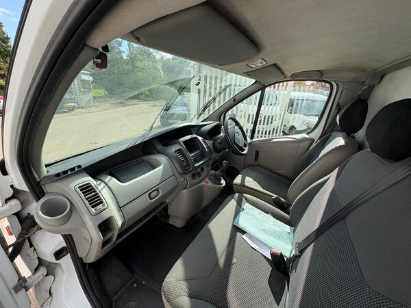 Used Vauxhall Vivaro 2011 for sale - 76100195: Photo 11